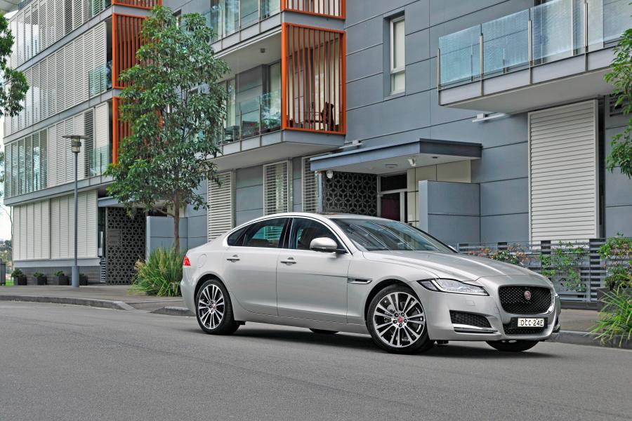  Jaguar XF Portfolio 2016 года  (AU) (фото 14 из 20)